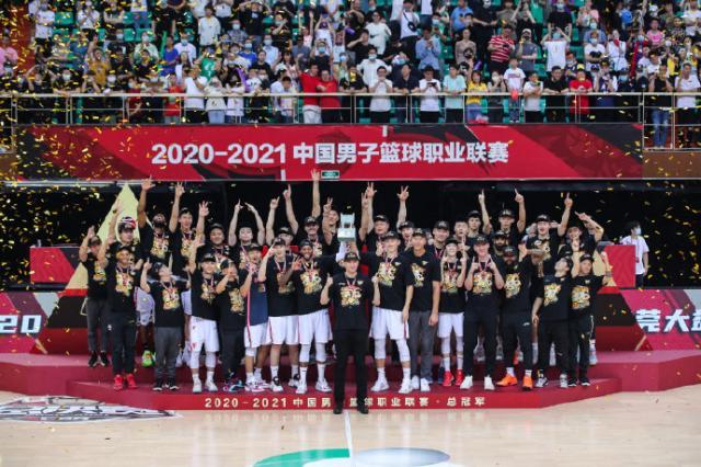 开云体育-广东加冕11冠王：最艰难的一冠，更是最甜蜜的一冠